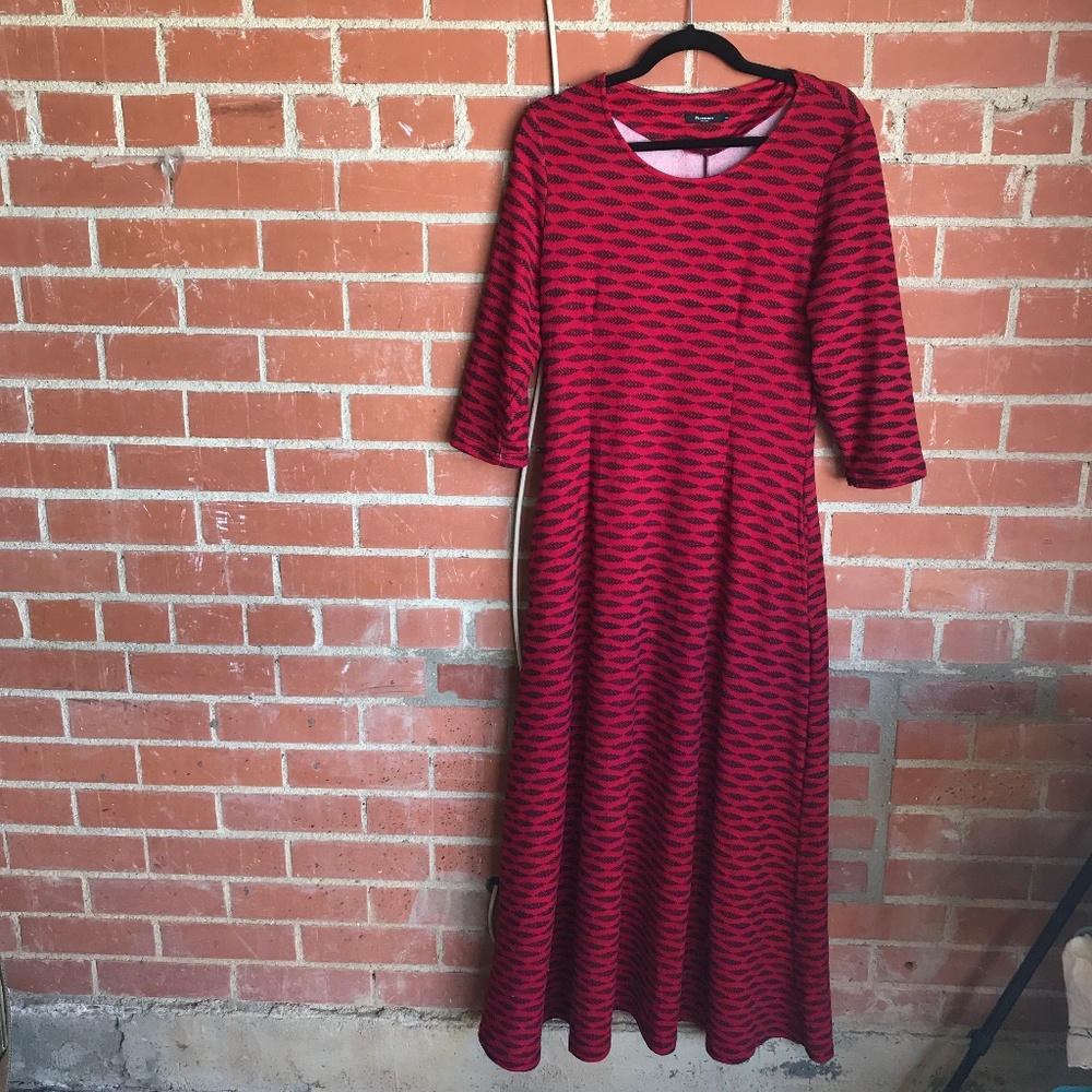 Reborn red and black leaf pattern maxi dress ballet sleeves size L